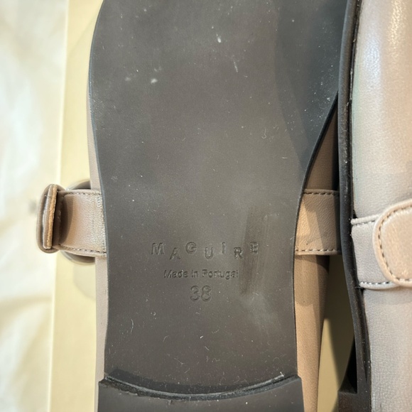 Maguire Aveiro Flats - Picture 5 of 5